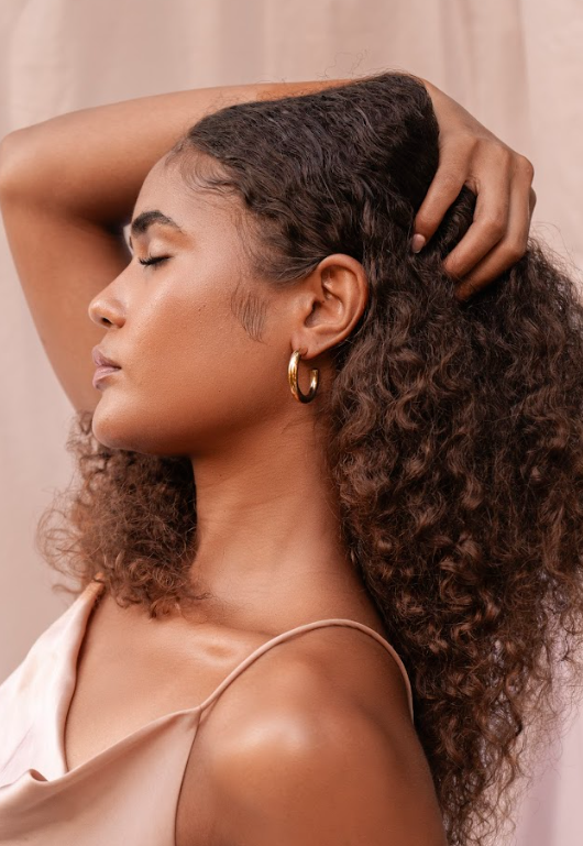 Zuri Earrings - Medium Hoop