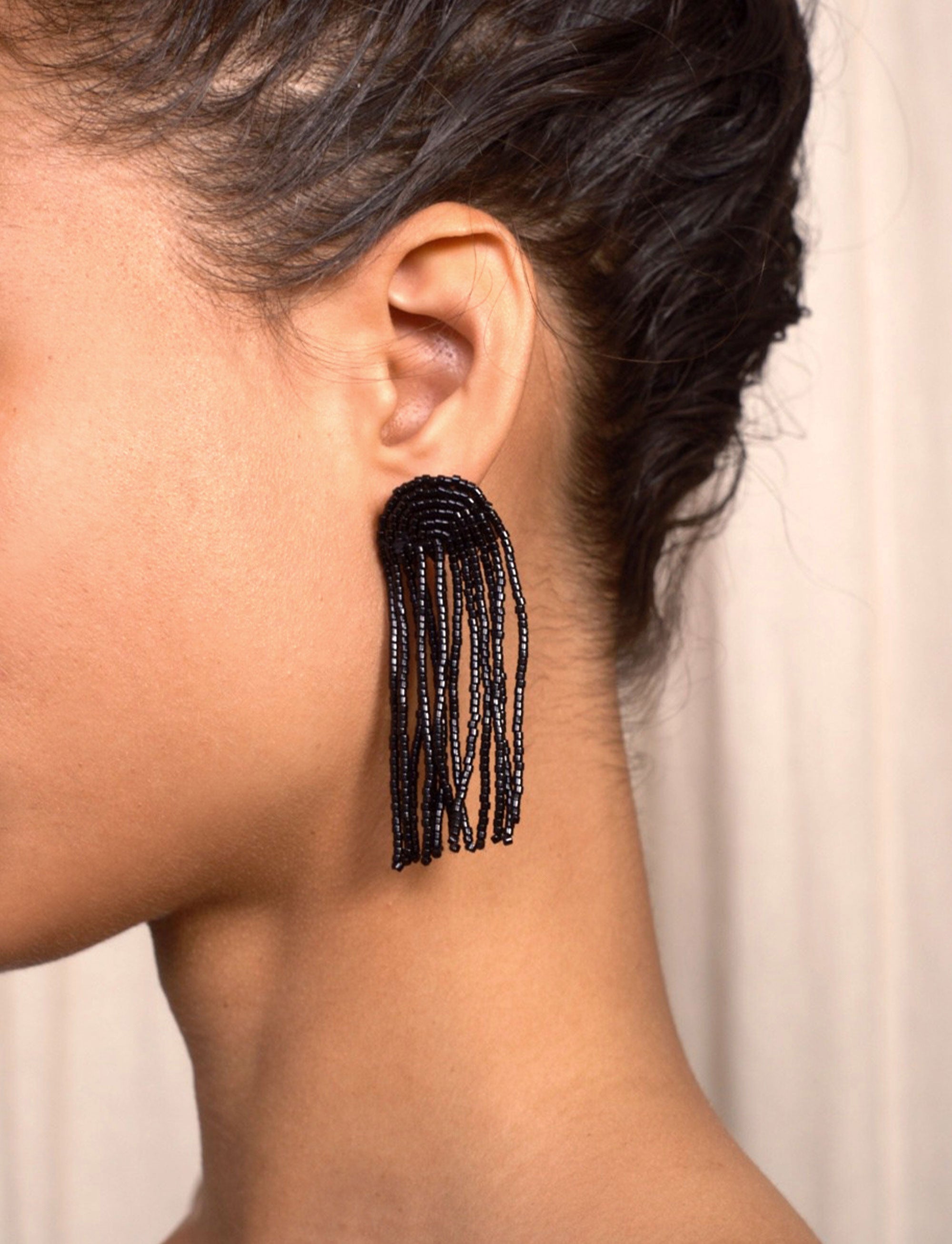 Kuota Arch Earrings - Onyx